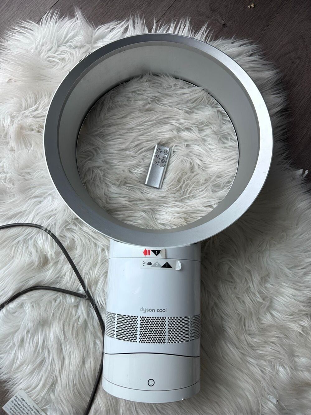 Dyson Cool AM06 Table Fan 300mm White Silver Bladeless Fan Remote